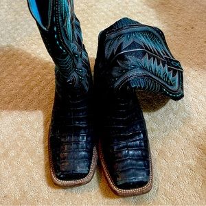 Ariat boots size 10B $600 new!!!!